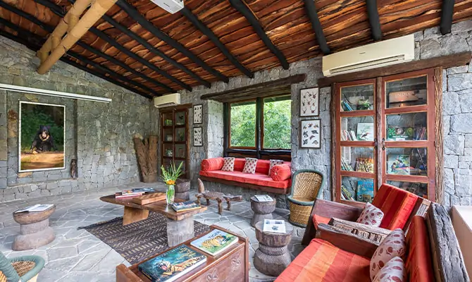 leisurely lounge and reading room